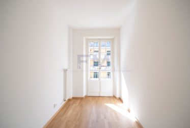 3 Bedrooms Flat