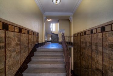 3 Bedrooms Flat