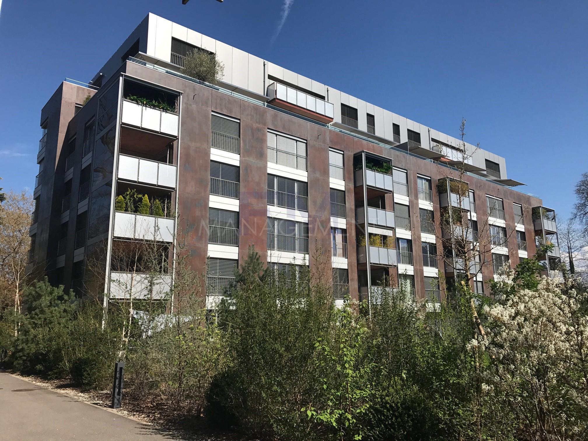 3 Bedrooms Flat