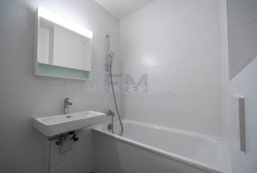 3 Bedrooms Flat