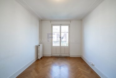 Rue de la Canonnière – 2,5 pièces d'environ 36 m² au 5ème étage