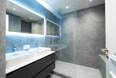 Rue de Marignac - 6,5 pièces d'env. 154 m² au 6ème étage