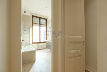 Boulevard des Philosophes – 4 pièces d'env. 122 m² au 2ème étage