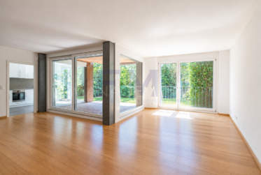 Chemin du Velours - 5 pièces d'env. 145 m² au rez-de-chaussée