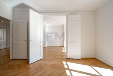 Rue Barthélemy-Menn – 5,5 pièces d'environ 113 m² au 2ème étage