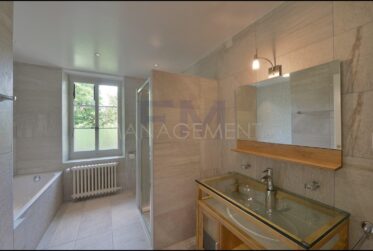 MAGNIFIQUE VILLA DE CHARME À CONCHES – FUTURE PISCINE & POOL HOUSE