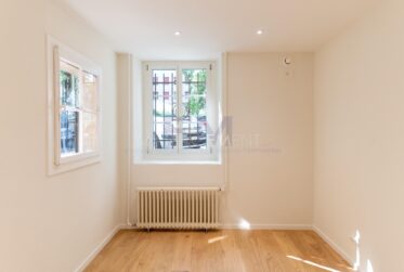 Rue des Cèdres – Bureau d'env. 62 m² au 1er sous-sol