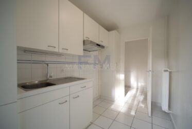 3 Bedrooms Flat