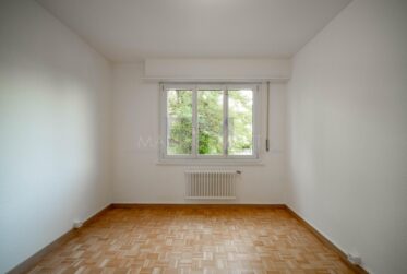 3 Bedrooms Flat